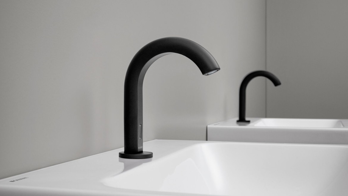 Piave deck-mounted taps in black matt (© Geberit)