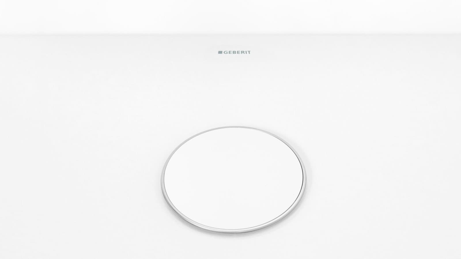 Noteces vāciņš baltā krāsā ar diskrētu hromētu malu Noteces vāciņš baltā krāsā ar diskrētu hromētu malu