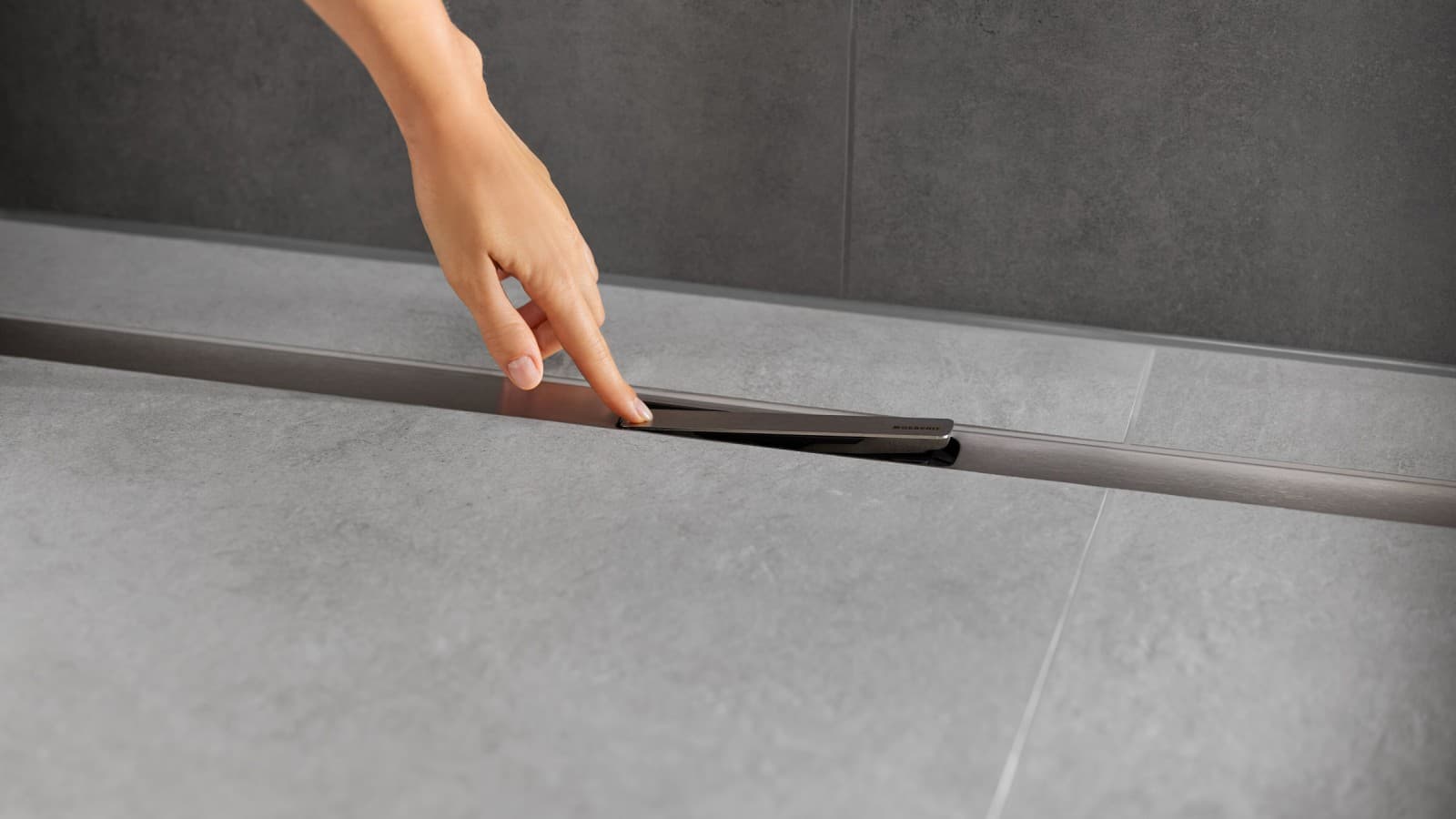 Grīdas duša ar Geberit Cleanline30 dušas kanālu Grīdas duša ar Geberit Cleanline30 dušas kanālu